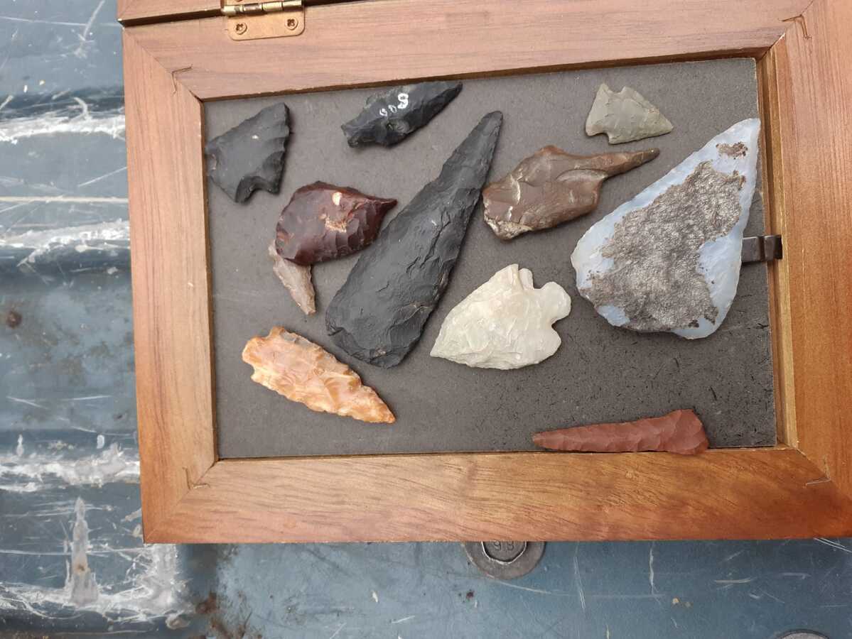 ca. 6000 Jahre alte Werkzeuge der Indianer vom Arrow Lake